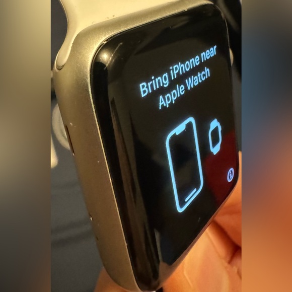 Nike+ Apple Watch Series 3 42mm GPS Silver Good Condition Small Scratch - Picture 4 of 5